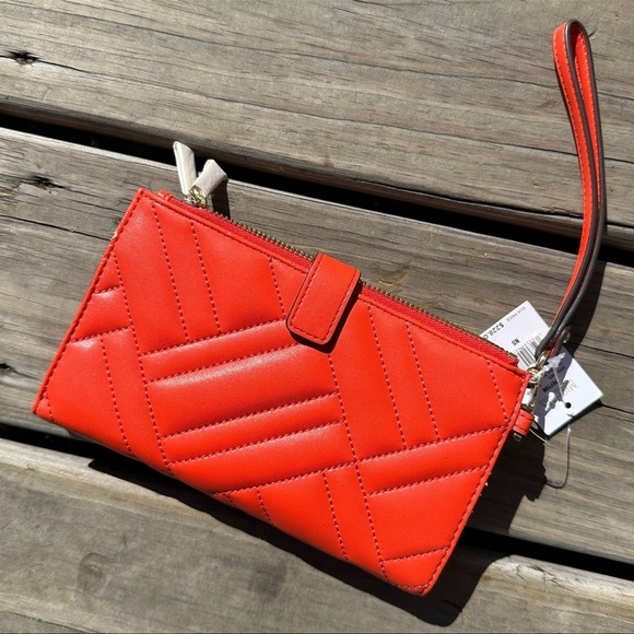 Micheal Kors Wristlet - PEYTON LARGE QUILTED DOUBLE-ZIP - Picture 6 of 9